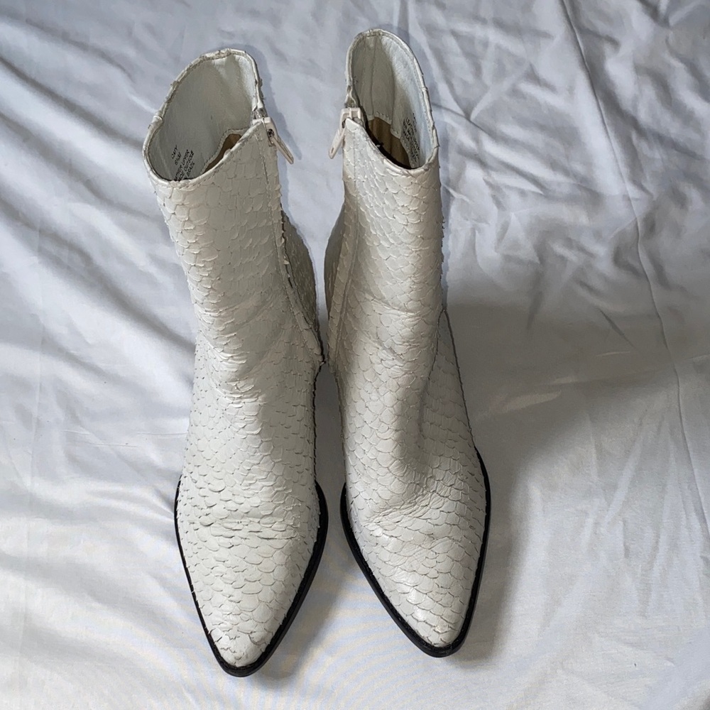 Elegant White Textured Ankle Boots